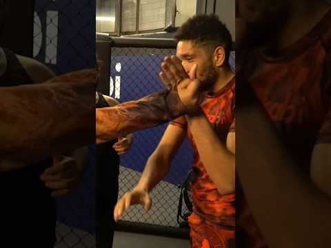 Ce professionnel en MMA s'essaie au arts martiaux traditionnels #youtube #shortyoutube #artmartiaux