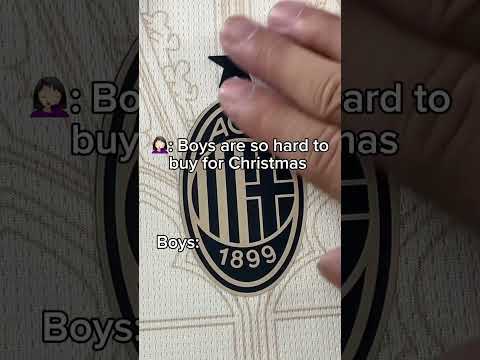 Get them one for Christmas if they’ve been treating you right 😏 #football #acmilan #jersey
