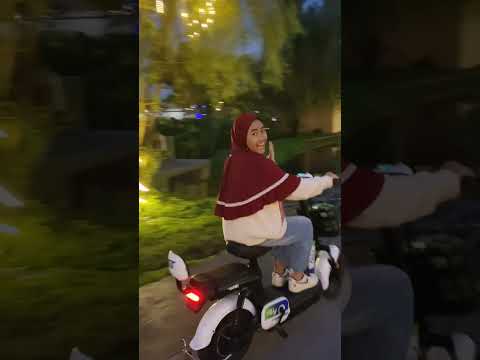 tiba tiba Rayi pengen naik sepeda listrik 😲🤣 #shortvideo #sepeda #sepedalistrikmurah #balapan