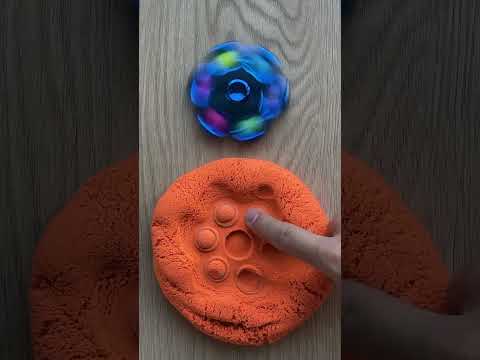 Kineticsand Popit Fidgets! 🎲😬🤩 #satisfying #kineticsand #popit #trend #asmr #shorts