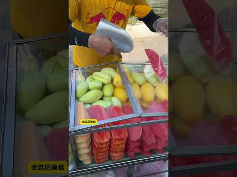 Why do Chinese people sell fruit like this #shortsvideo