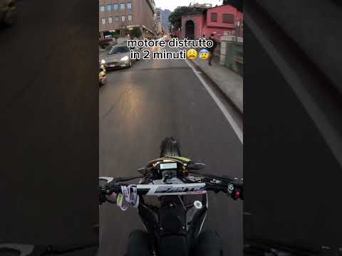 moto distrutta