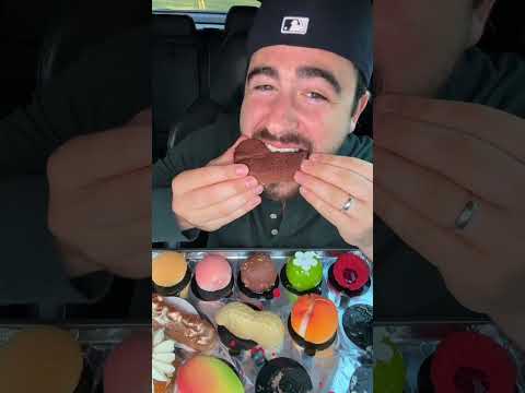 Trying beautiful desserts in LA๐