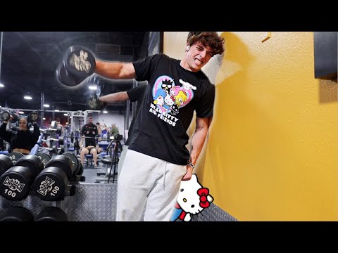 MOGGING THE GYM WITH HELLO KITTY