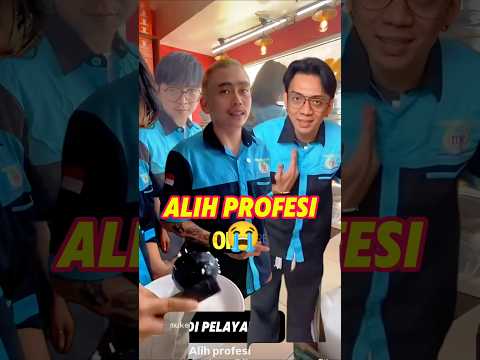 KEMARIN TUKANG GORENG, SEKARANG JADI PELAYAN 🤣😭