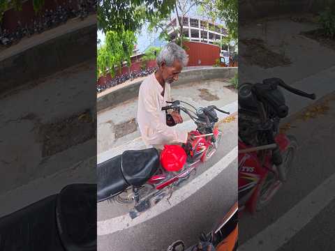 uncle ji ki bike ka petrol khatam ho gaya #petrol #help #youtubeshorts #shorts #rider