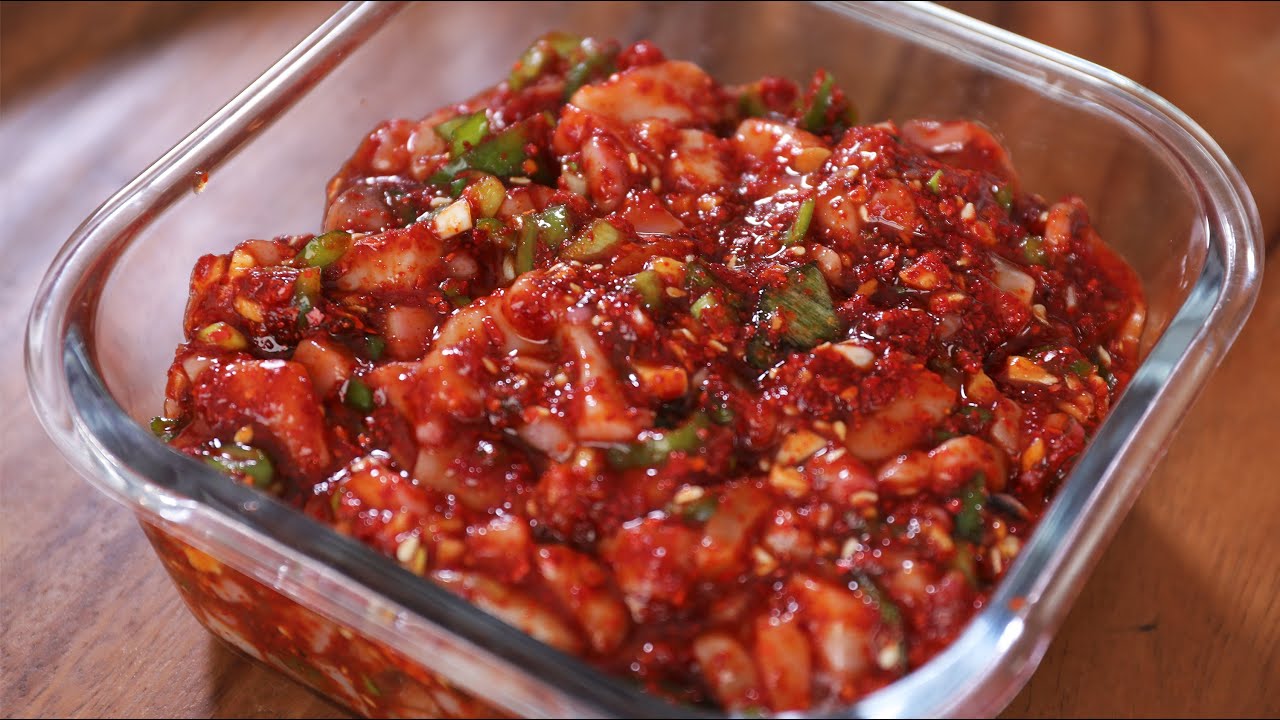 Spicy fermented squid side dish (Ojingeo-jeot: )