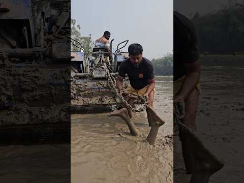 Two feet are moving a lot in the cultivated land.