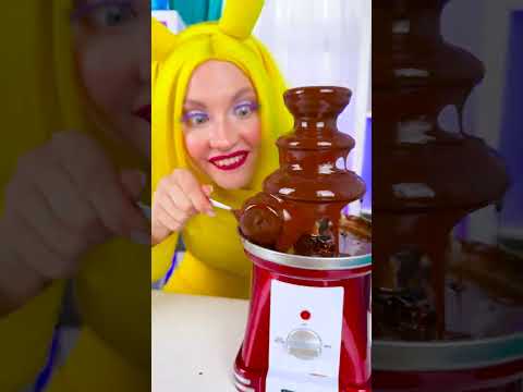 ¡Sueño Chocolatoso! 🍫🤎 ¡Me sumergiría en la fuente de chocolate si pudiera! 😋 🤭