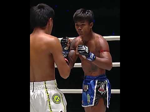 SCYTHING leg kicks 🦵💥 When Petseenin starched Songfangkhong with stinging low kicks!