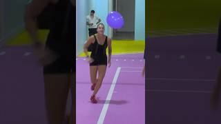 How would you fair at Aryna Sabalenka’s balloon game? 🎈#tennis #AusOpen