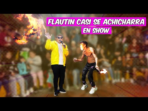 Flautin casi se achicharra en vivo