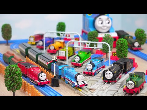 Plarail Thomas the Tank Engine play with thomas trains at the depot course