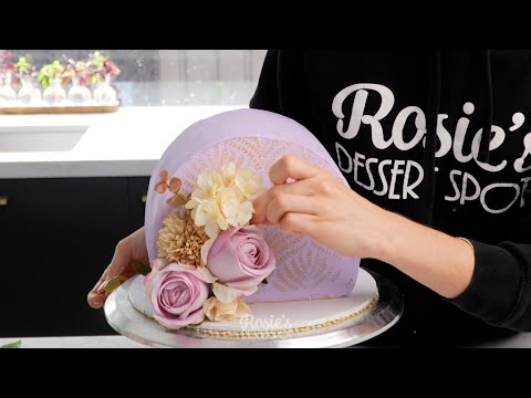 Making a Floral Top Forward Cake