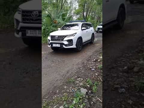 Mobil Dinas RI 2 Lewat Jalan Rusak #gibranrakabumingraka