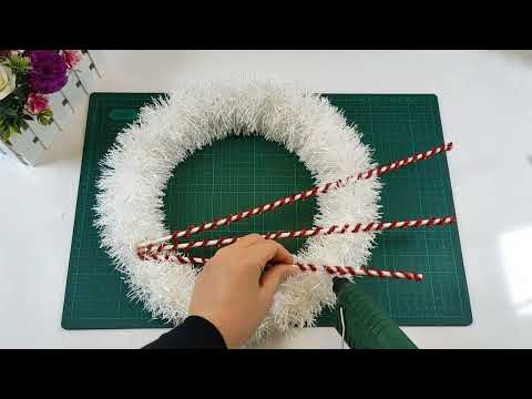 Discover the Easiest Way to Make a Christmas Wreath - Make and Sell - Christmas Crafts