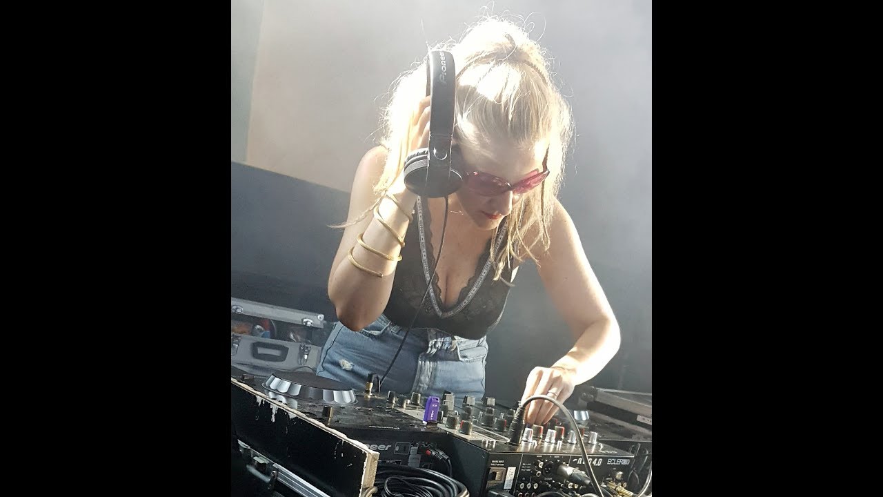 Miss NikitA Dj
