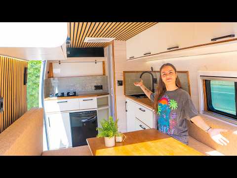 👉Mide solo 5 metros y lo tiene todo 😍 VAN TOUR ESPAÑOL 🚐 Furgoneta camper con baño - Vivir en ruta