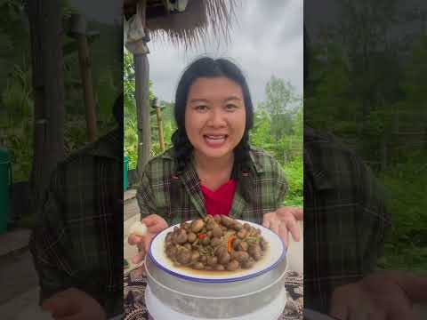 แกงเห็ดเผาะใส่ลำอีลอก กินแจ่วอยู่ภู