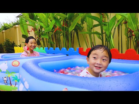 Build Playground for Kids Balloons Toy Play with Fun Activity