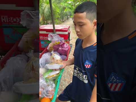 Ai bán món gì đi ngang nhà món gì mình ăn món đó | Thanh Tiger