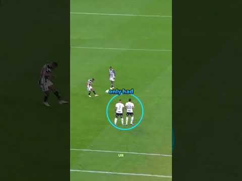 Why this goalkeeper gave away a goal 🤨