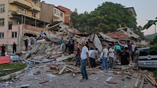 TERREMOTO BALIKESIR CAEN EDIFICIOS NO PARA DE TEMBLAR ALERTA MÁXIMA