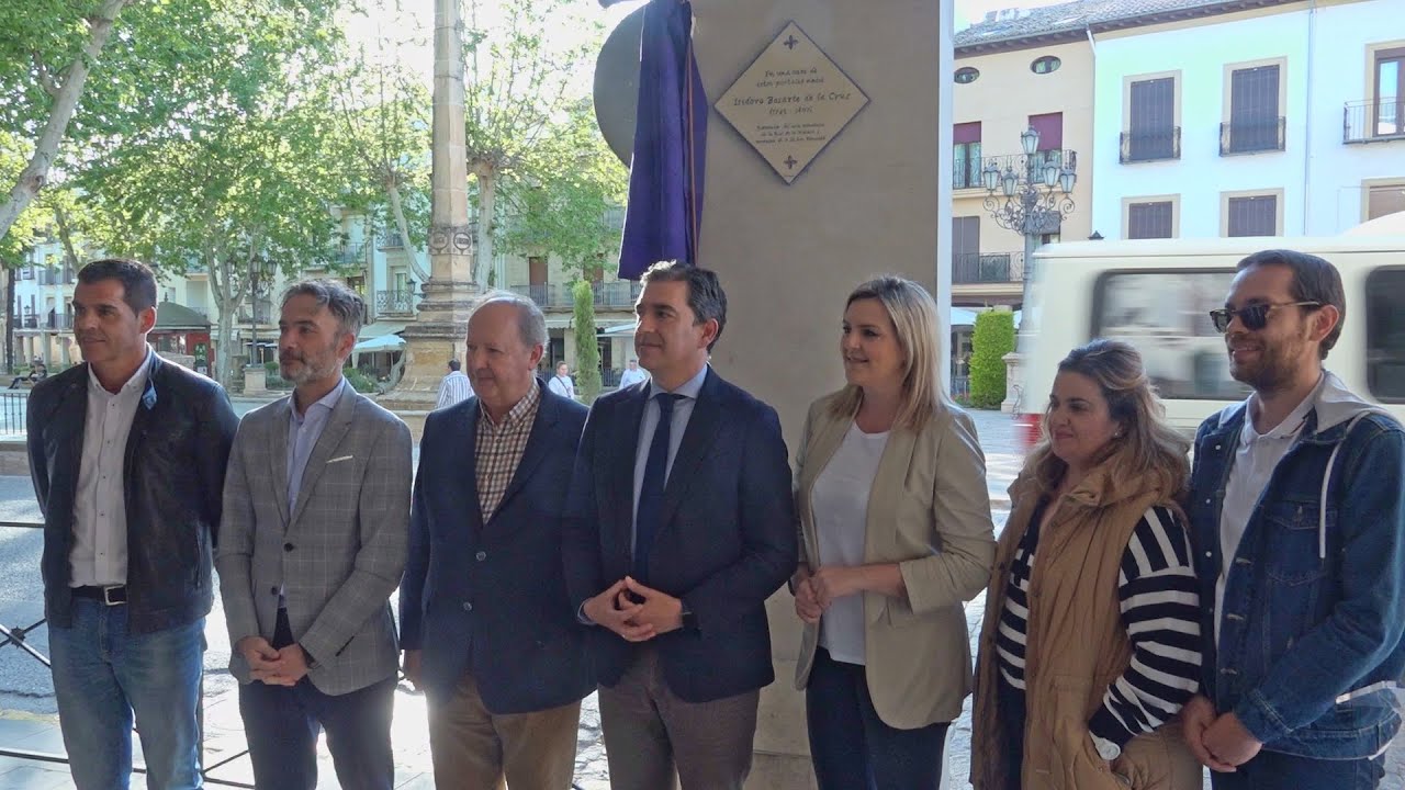Inauguración de azulejo conmemorativo de Isidoro Bosarte de la Cruz en Baeza