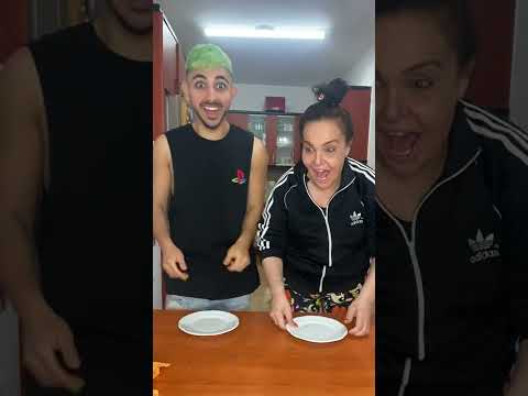 PAINT PRANK ON MOM! 🤯 #shorts