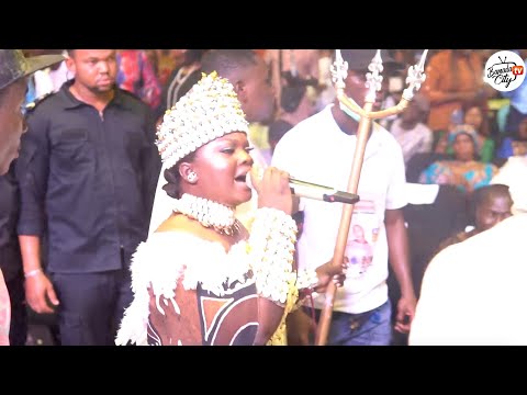 Concert MAÏMOUNA SOUMBOUNOU au Ciné Magic Ex Babemba (Vidéo)