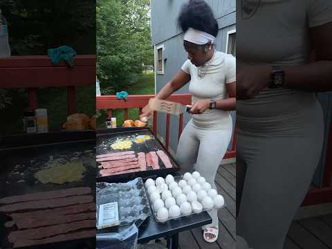 Vickey Cathey cooks for her boyfriend 🤭🥰 #shorts