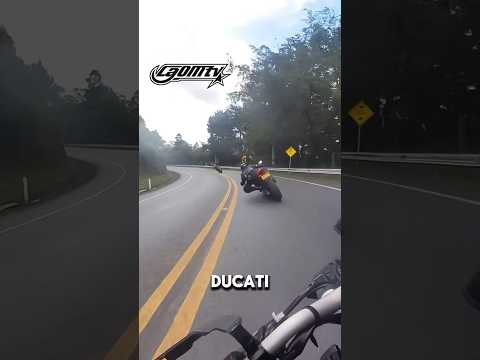 Que locura como me adelantó esa Ducati ☠️