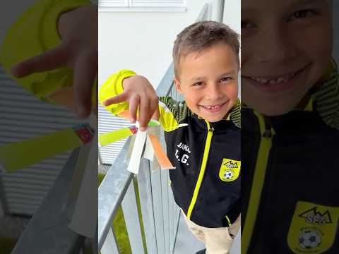 😎Luca bastelt einen fliegenden Becher 🥳 #kinder #lernen #kindervideo #spaß #basteln #familie #diy
