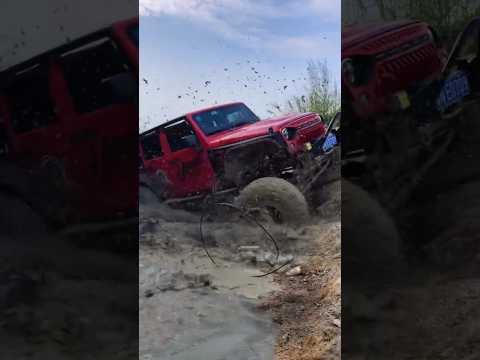 Wrangler escapes muddy terrain  #jeepwranglerjlu