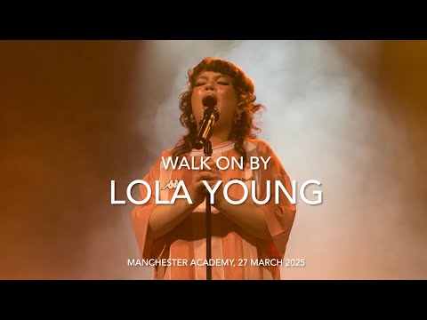 Lola Young - Walk On By - Live 4k @ Manchester Academy, 27 March 2025