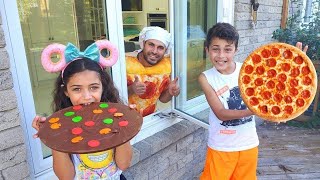बच्चे अपने पिताजी पर मजेदार चुटकुले खेलते हैं | Heidi & Zidane बच्चों की कहानियाँ