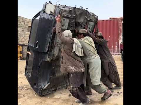 Only Afghan Mechanic can Rebuild Jeep in 59 Seconds