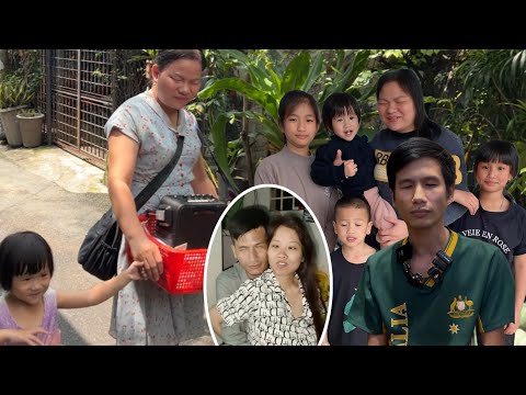 Ngây Lúc Này Bắt Gặp Con Gái Út Dẫn Mẹ Ca Sĩ M.ù Bích Phương Đi Tìm Cha Và Bán Hàng Rong