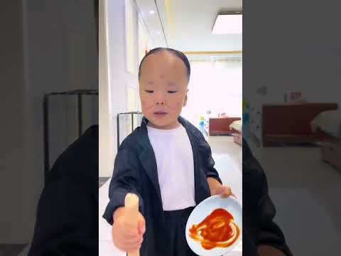 We Should Help Others In The Right Way#cutebaby#funny#vlog#parenting