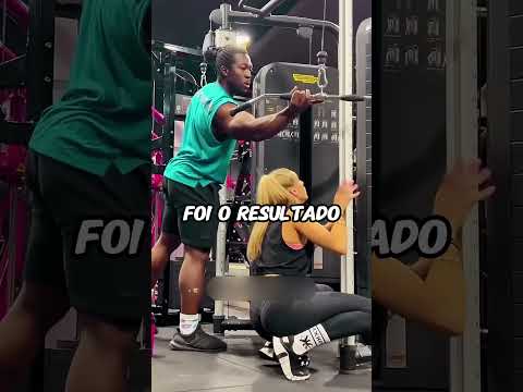 Ele SALVOU Ela na Academia...