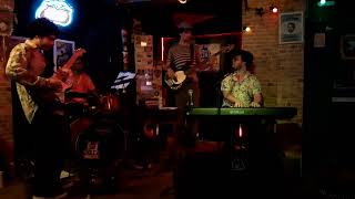 I Guess That's Why They Call it the Blues - The Jets: Elton John Tributo (Mississippi Delta Blues)