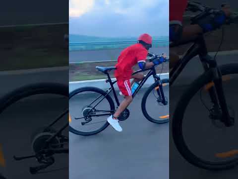 🛣️🚴👀Speed ✌🏽 #love #amtb #cycling #mtbreview #biketouring #shortsviral #youtube
