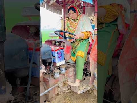 Tractor girl of Punjab #funny #flutepower #villagelife #villages #comedy #flute #flutegirl #morning