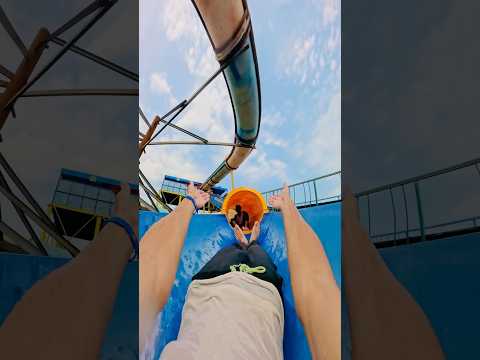 bella ciao waterpark parkour pov 😂#parkourfreerun #parkourlife #parkour #waterslide #shortlife