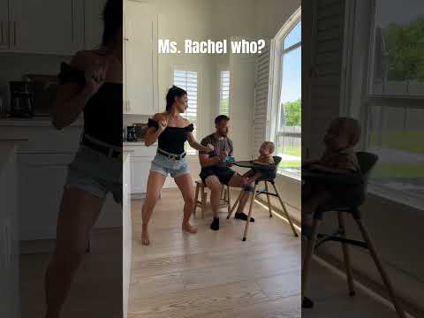 Who needs Ms Rachel when you have a Latina mama?! #latinas #dance #hispanicsbelike #momswhodance