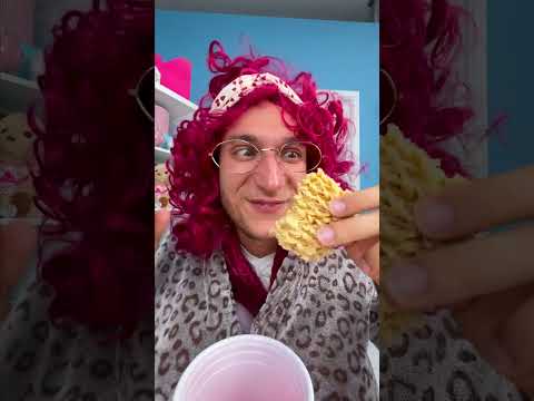 Quick Trick on How to Put Food in a Cup 🤭
