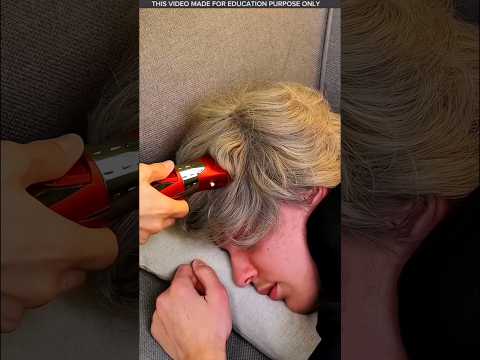 Poor family girl is secretly cutting her brother's hair, what's the secret?❔😱