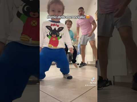 Chi e’ il più bravo a ballare ? 😅😍 #carsebfamily #shorts