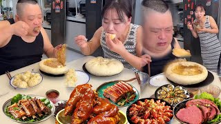 小氣老公偷吃我唯一的包子，我把他的小包子都啃光，讓他只能對著包子皮痛哭【胖嫂美食】