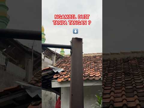 NGAMBIL DUIT DI TIANG ๐ฑ #shorts